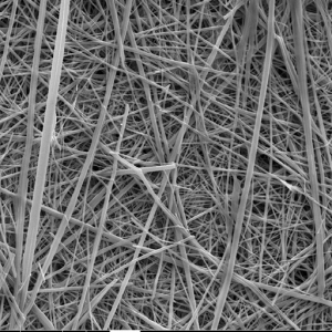 În imaginea microscopică a betonului tratat cu HYSEAL Concentrate se observă structura de cristale insolubile care hidroizolează betonul chiar din interiorul structurii sale